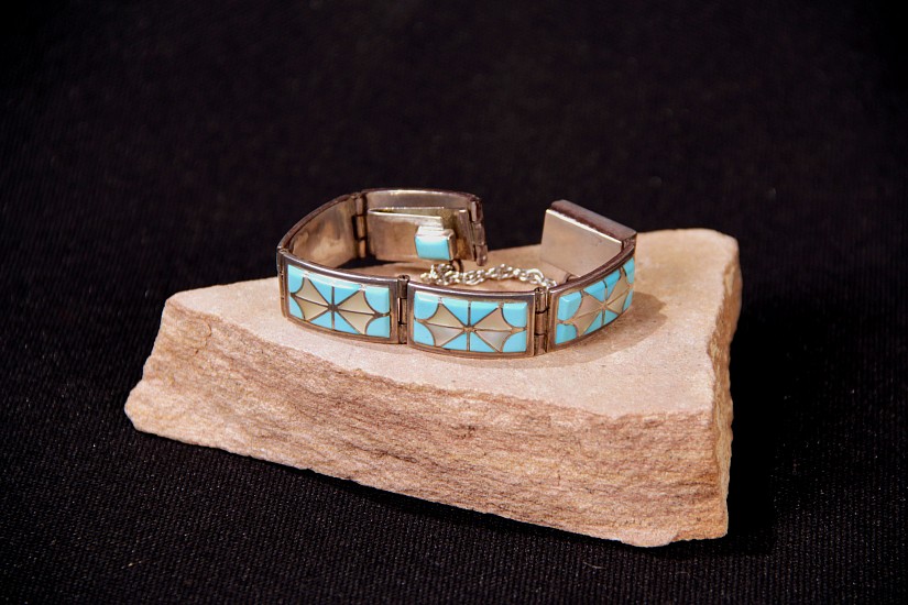 08 - Jewelry-New, Link Bracelet by Florentine Panteah: Inlaid Turquoise and Mother of Pearl, with Chain and Clasp (6.25" clasped)
Sterling silver with inlaid stones