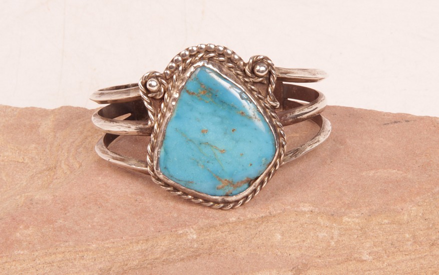 07 - Jewelry-Old, Navajo Cuff Bracelet: Single Turquoise Setting, Three Rods, Twistwire, Beading (5" + 1.5" gap)
Sterling Silver and Turquoise